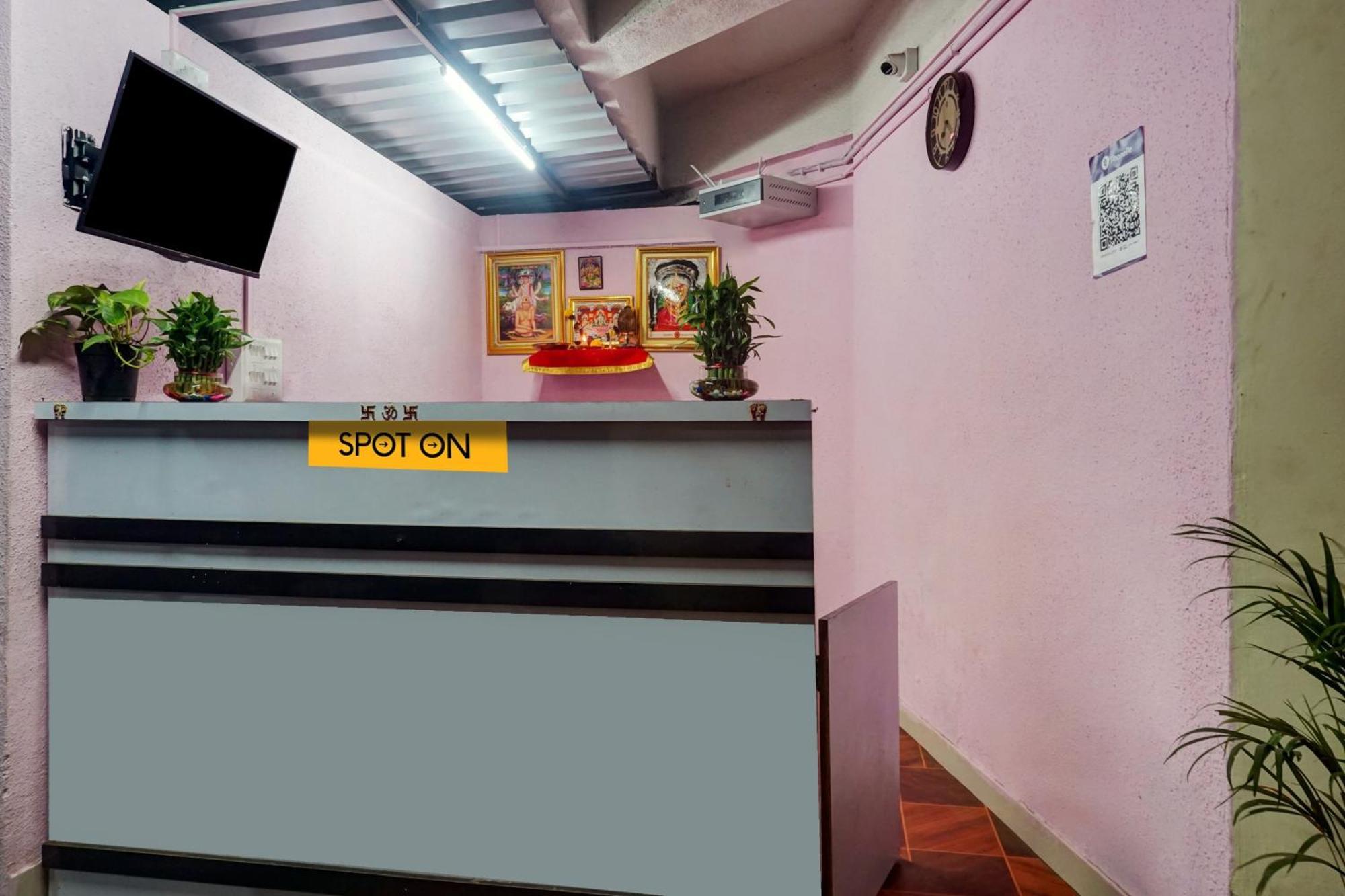 Spot On Samadhan Lodge Pune Luaran gambar